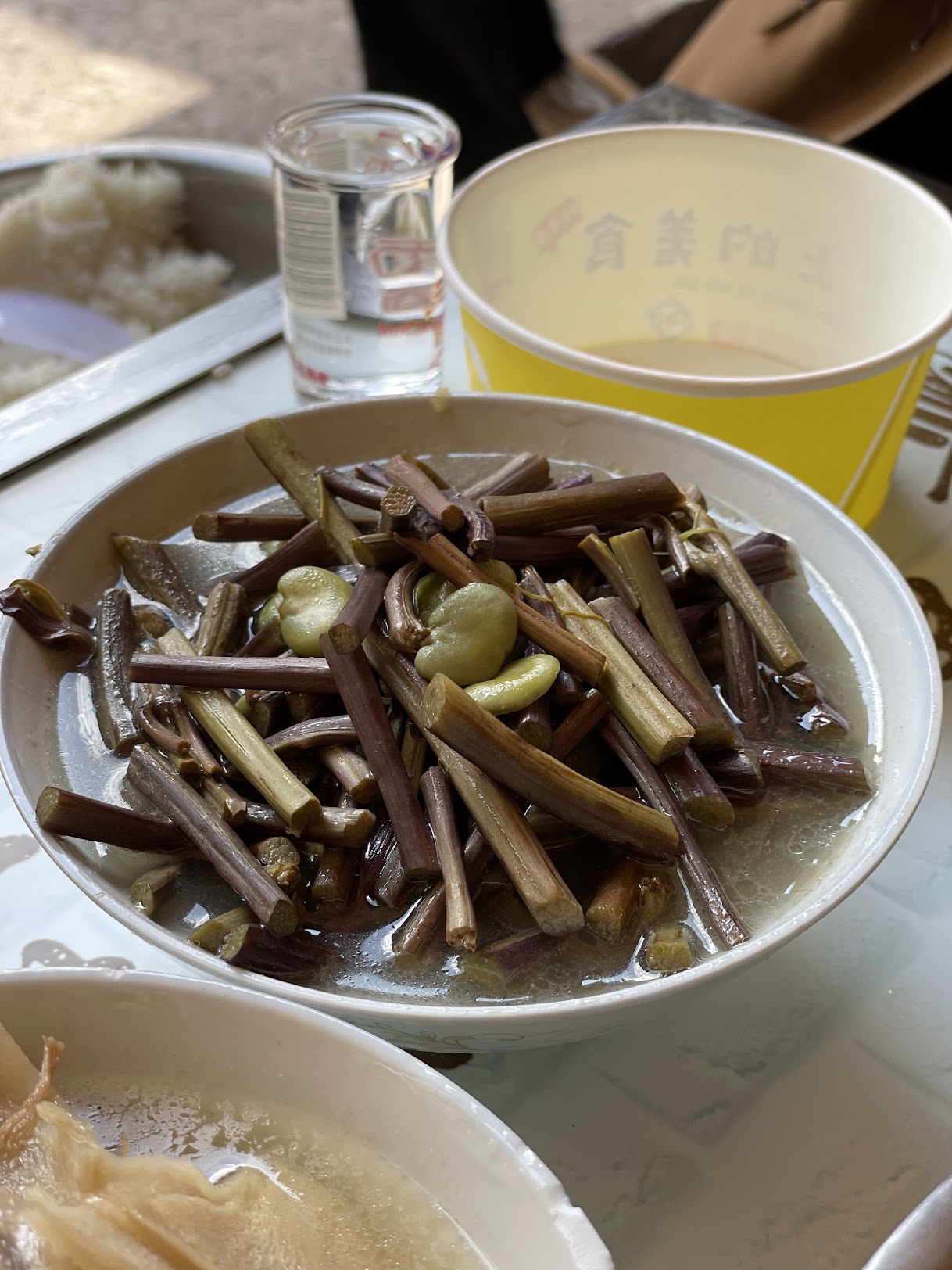 燉山根 — 白族家常菜