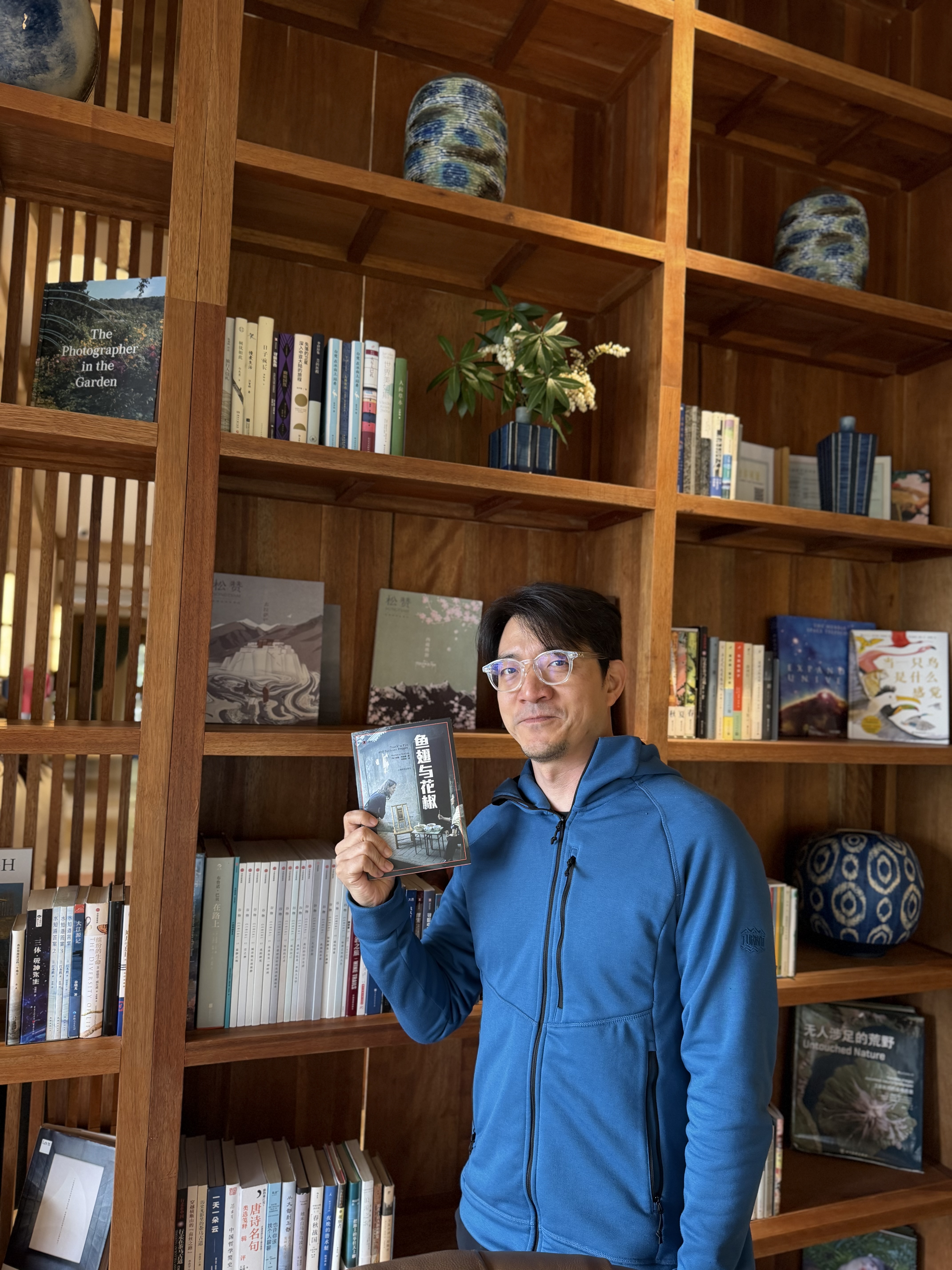The Last Stop: A Bookstore That Shouldn't Exist Here, and a Photographer Who Recognised My Face